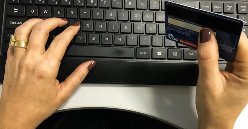 Brasil evita perda de R$ 6,2 bi em fraudes digitais em um semestre