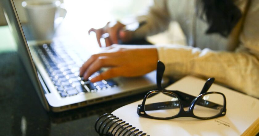 Brasileiros preferem cursos online para qualificação profissional