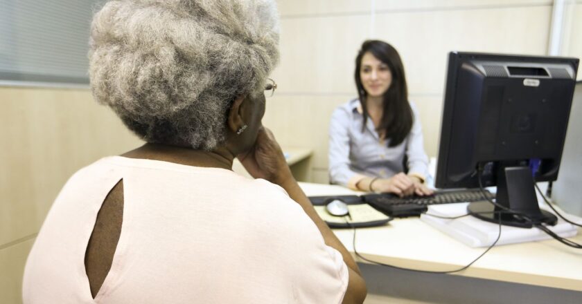 Las diferentes facetas de la violencia contra los ancianos en Brasil