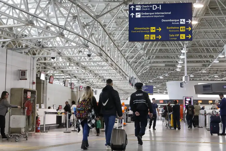 Aviação nacional registra 12 meses seguidos de crescimento no transporte de passageiros