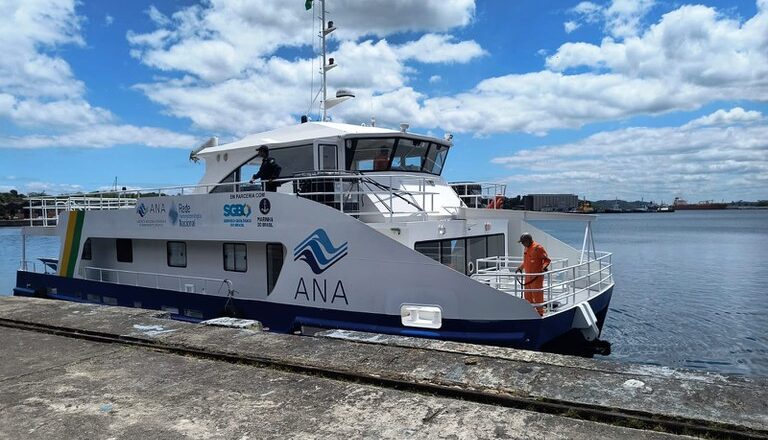 Barco de monitoramento das águas fluviais faz a primeira missão na Amazônia