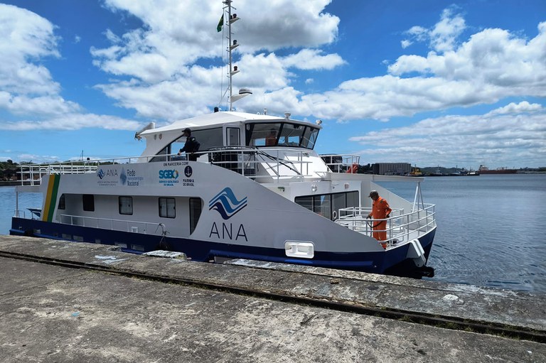 Barco de monitoramento das águas fluviais faz a primeira missão na Amazônia