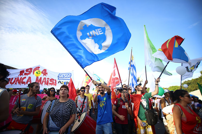 CE analisa nesta terça deveres e garantias de entidades estudantis