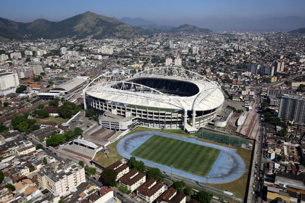 CET-Rio monta esquema de trânsito para clássico entre Botafogo e Vasco no Estádio Nilton Santos