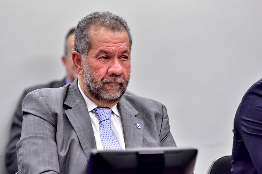 CPMI do INSS ouve na segunda ex-ministro da Previdência Carlos Lupi