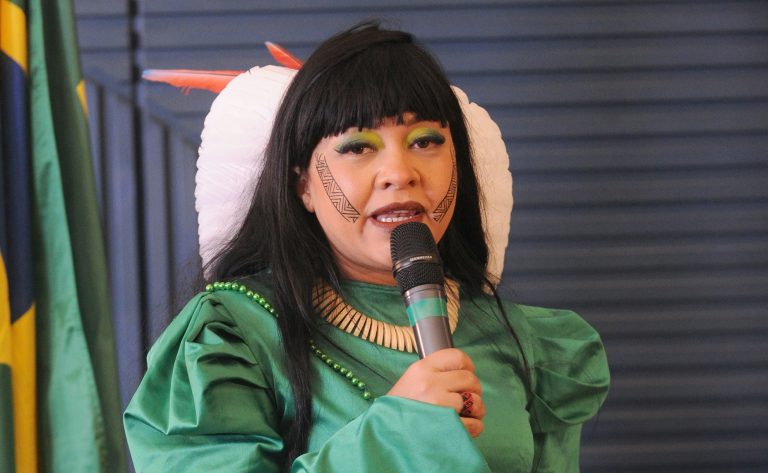Deputada Célia Xakriabá (Psol-MG) fala em evento na Câmara dos Deputados