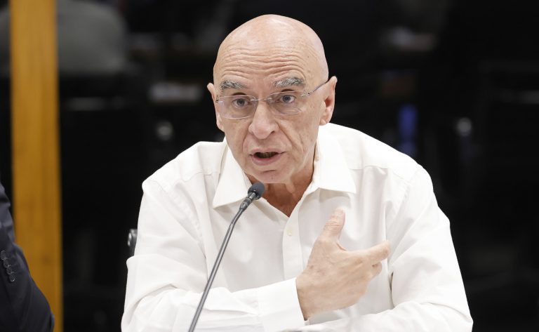 Deputado Mário Heringer (PDT-MG) fala em reunião da Câmara dos Deputados