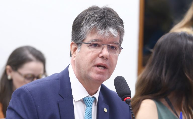 Deputado Ruy Carneiro (Podemos-PB) fala em comissão na Câmara dos Deputados