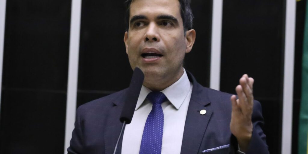 Deputado alvo da PF diz que destinou recursos para cesta básica
