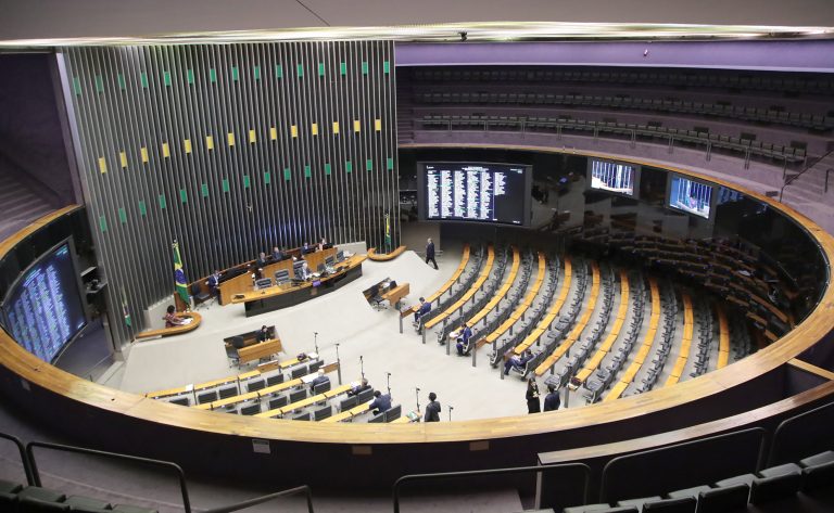 Discussão e votação de propostas legislativas.