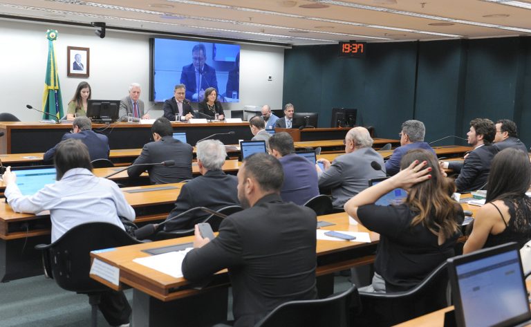 Mesa Redonda - Operação Carbono Oculto: justiça fiscal e regulação