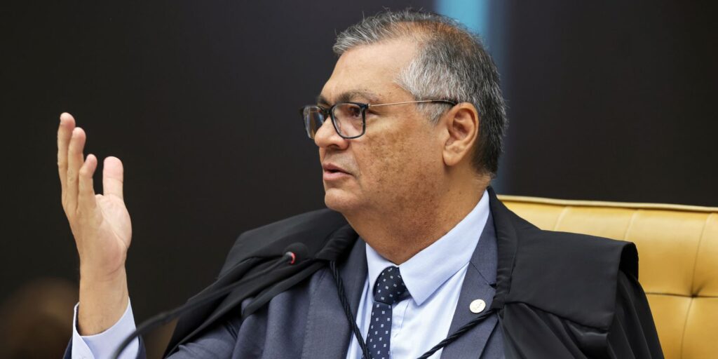 Dino suspende repasses de "emendas Pix" a nove municípios