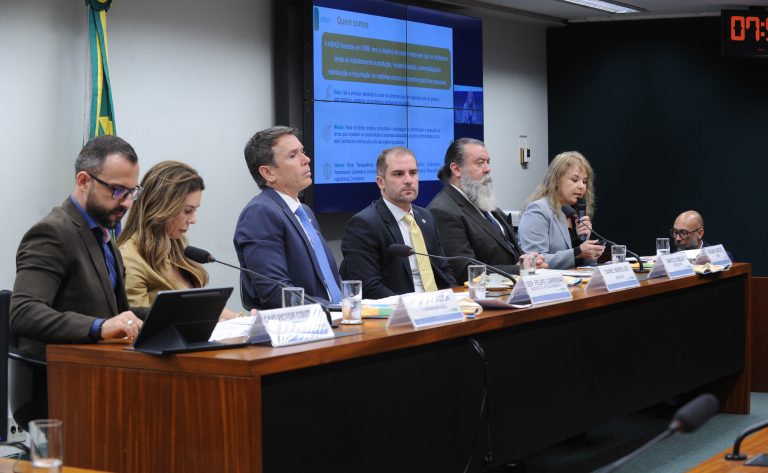 Audiência Pública - Aprimoramento da proposta de legislação sobre suplementos alimentares.