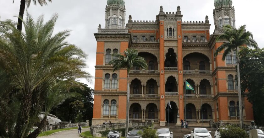 Fiocruz estuda antiviral para combater a covid-19