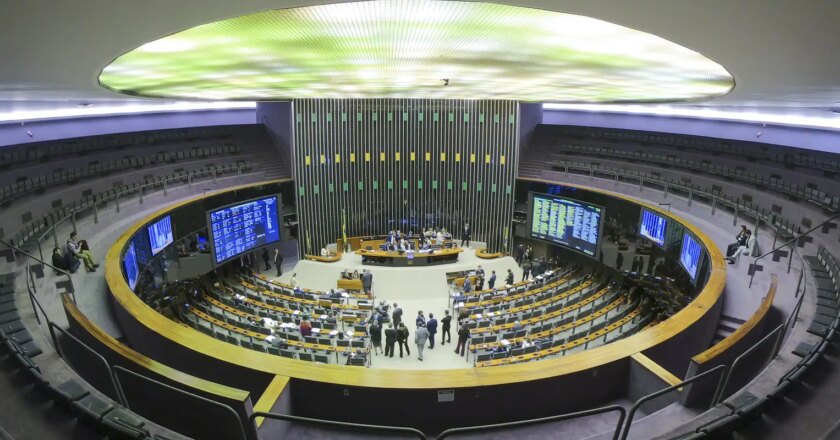 Fux defere pedido para manter número de deputados nas eleições de 2026