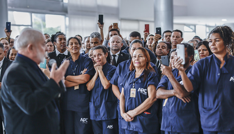 Governo dá exemplo e amplia direitos para terceirizados a serviço da União