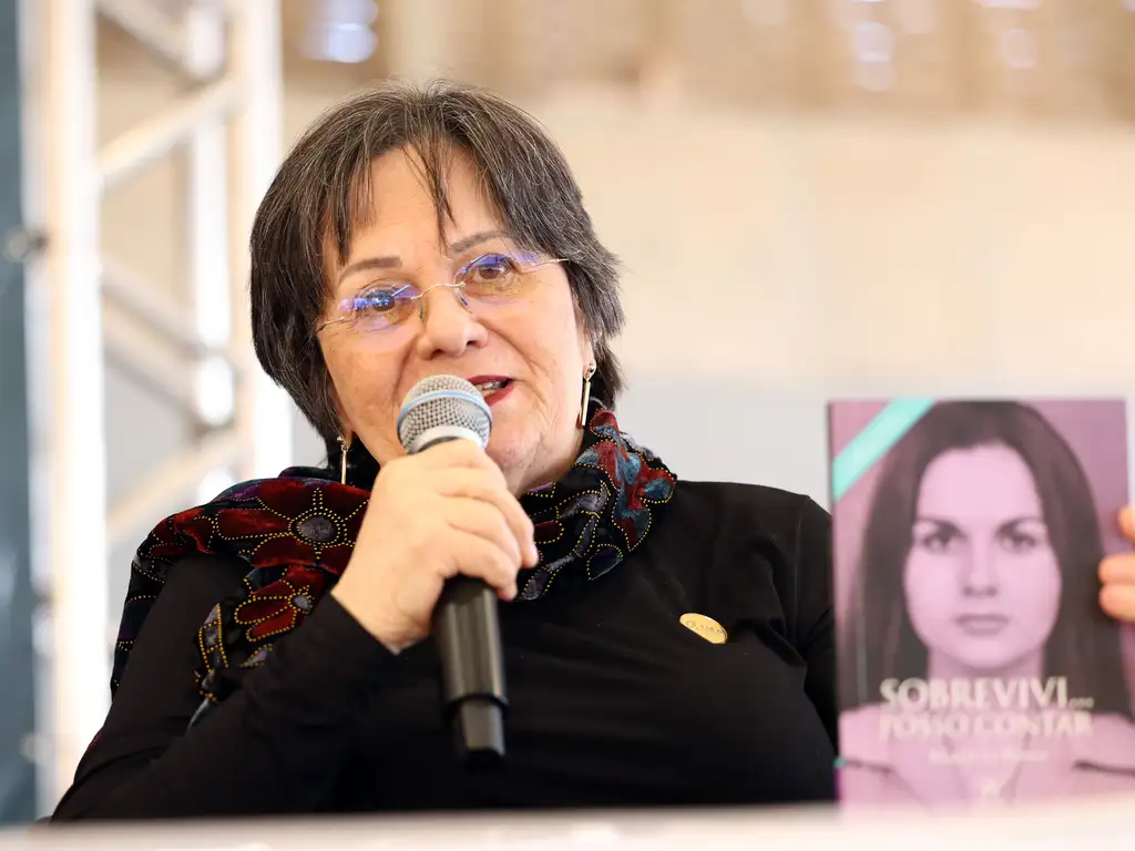 Lula oficializa nome 'Lei Maria da Penha' em legislação de proteção às mulheres