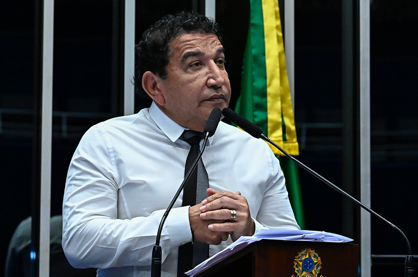 Em discurso, à tribuna, senador Magno Malta (PL-ES).