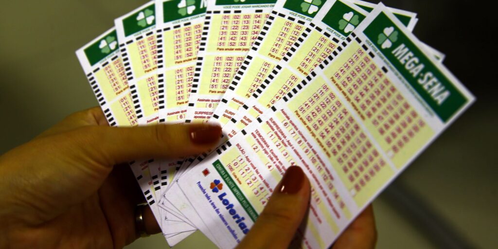 Mega-Sena acumula e prêmio principal vai para R$ 40 milhões