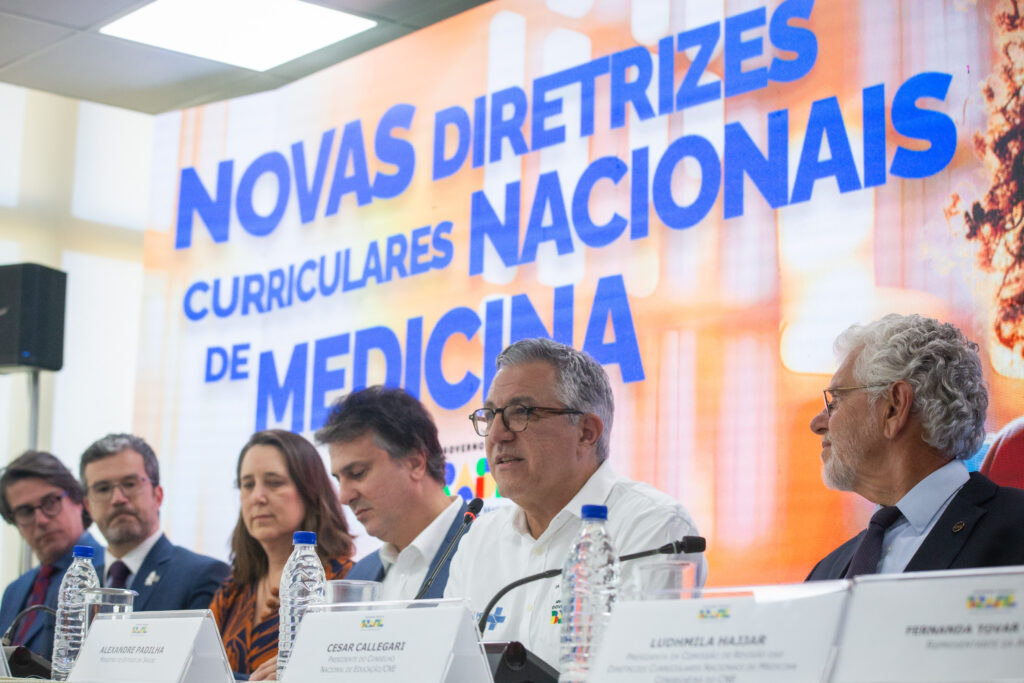 Ministérios da Saúde e da Educação homologam novas Diretrizes Curriculares de Medicina