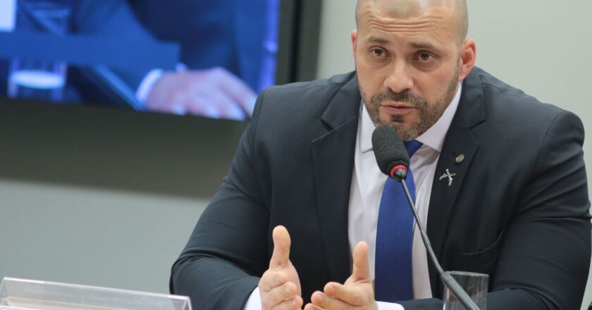 Moraes autoriza progressão de Daniel Silveira para regime aberto