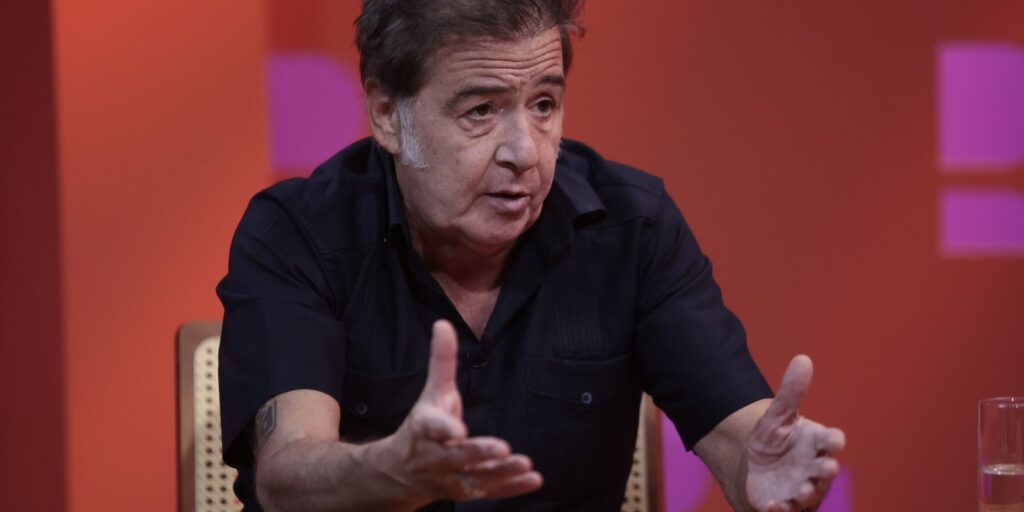 Nasi, vocalista do Ira!, fala sobre música e política no DR com Demori