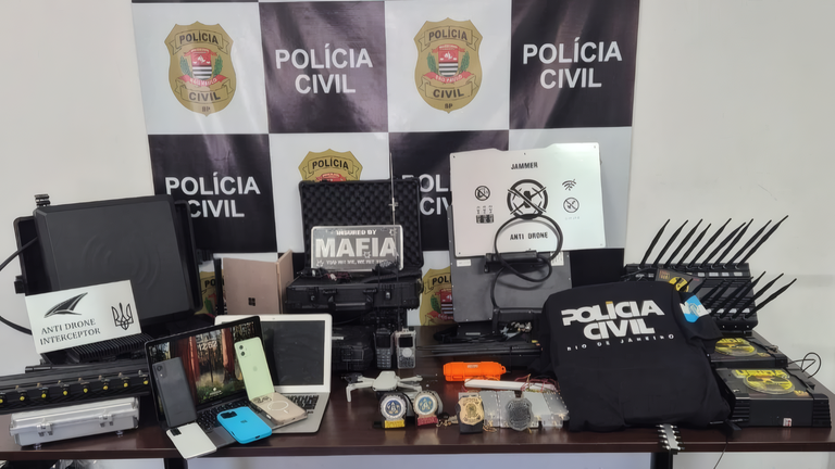 Operação desmantela fábrica clandestina de bloqueadores de sinais em SP