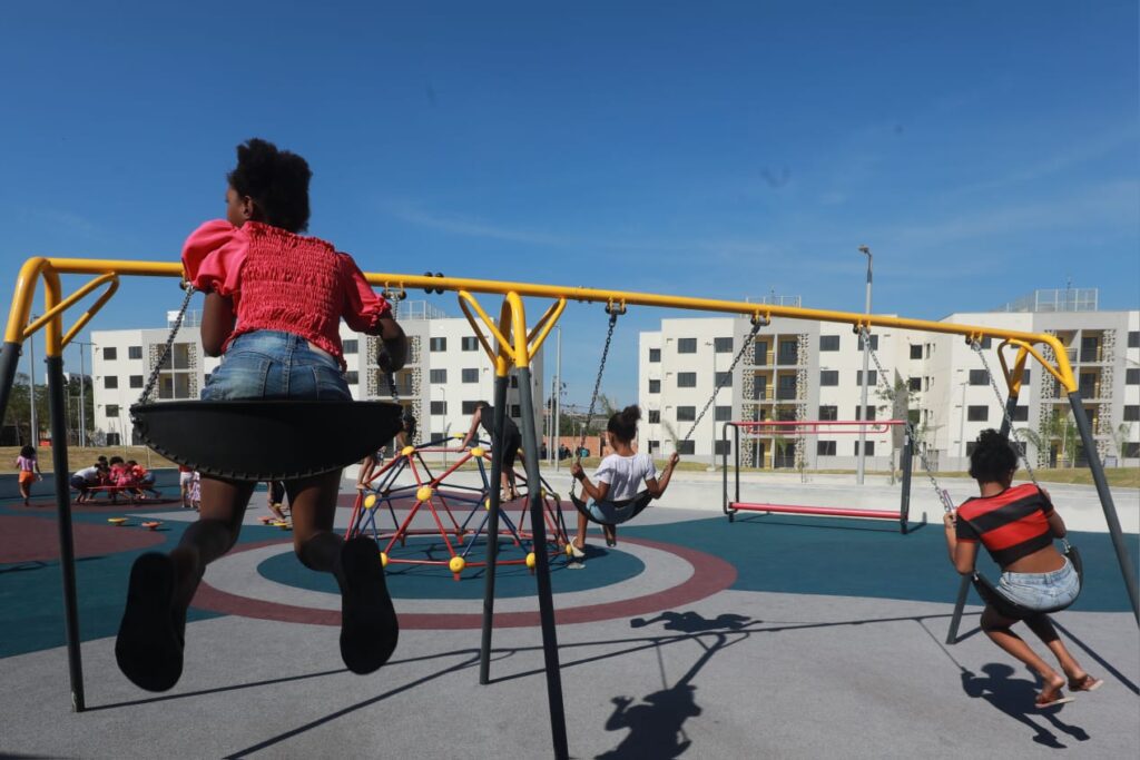 Prefeitura entrega mais 64 apartamentos do Morar Carioca do Aço e inaugura nova área de lazer na comunidade