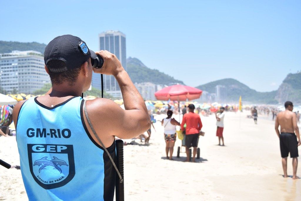 Prefeitura inicia a Operação Verão 2025/2026 na orla do Rio com o objetivo de intensificar o ordenamento urbano e coibir irregularidades