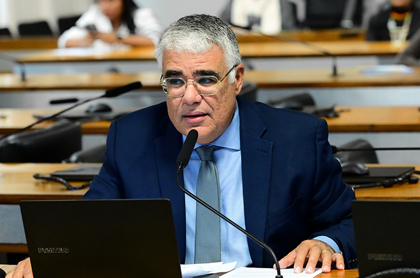 Prevenção ao suicídio deve ter ações para pessoas mais vulneráveis, aprova CDH