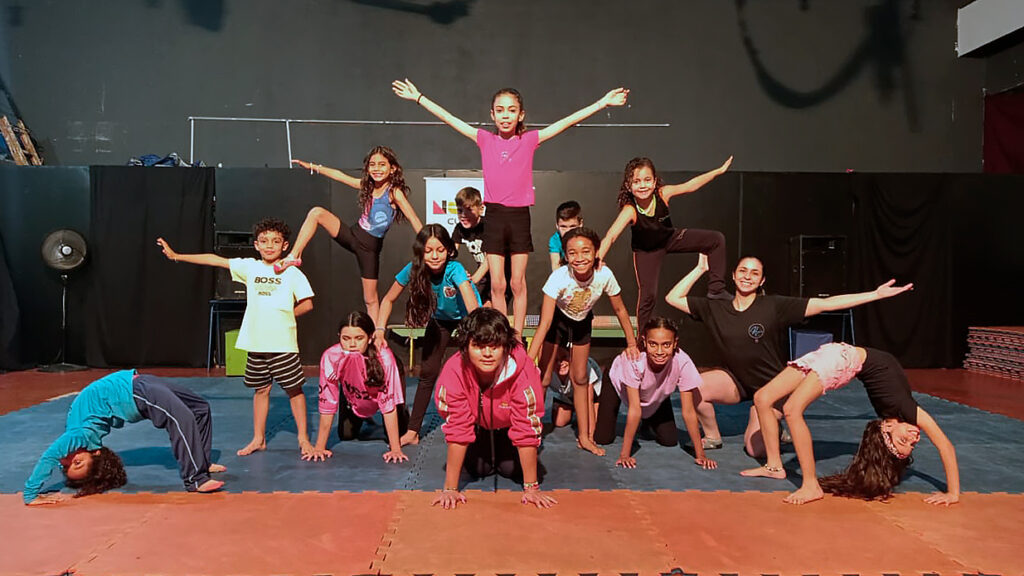Projeto Circo Livre anima Feira da Praça do Luiz de Sá neste sábado (20)