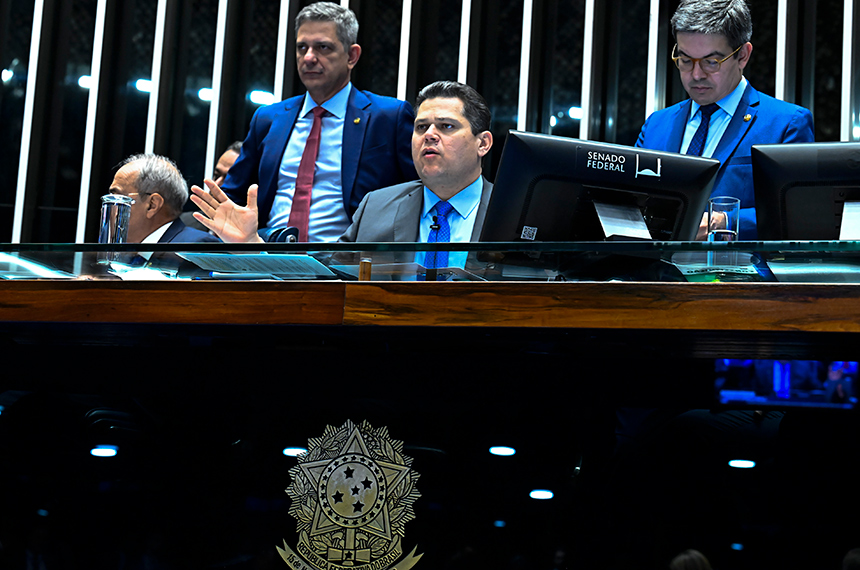 Regulamentação da profissão de condutor de ambulância volta à Câmara