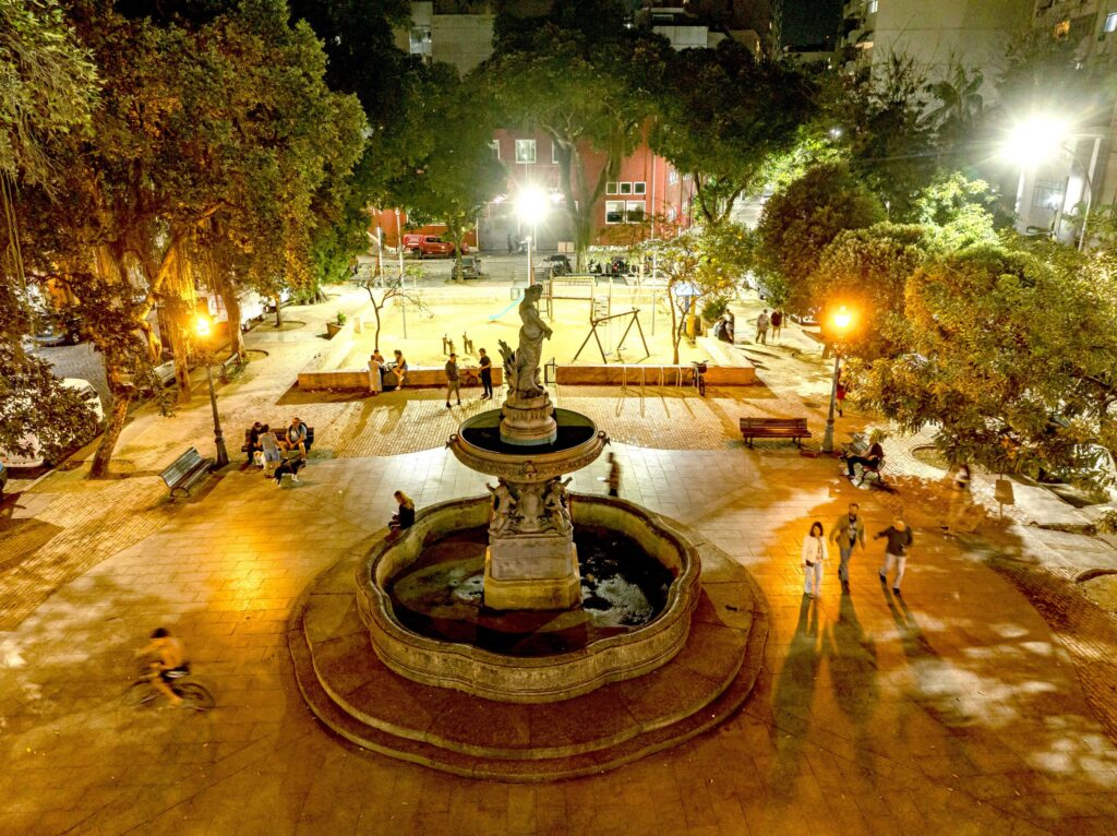 RioLuz moderniza iluminação da Praça São Salvador, em Laranjeiras