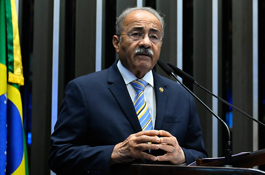 Em discurso, à tribuna, senador Chico Rodrigues (PSB-RR).