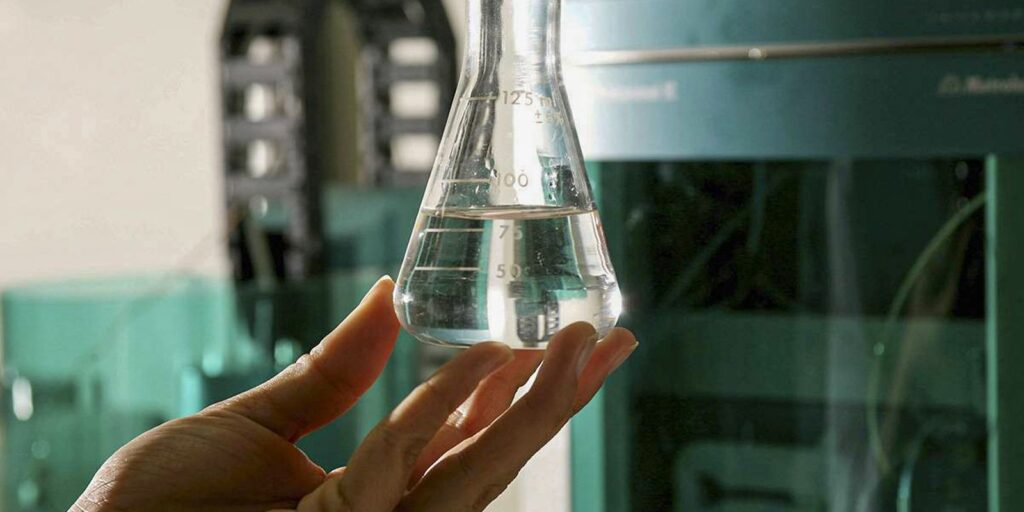 SP confirma 2 mortes de intoxicação por metanol no estado Agência Brasil