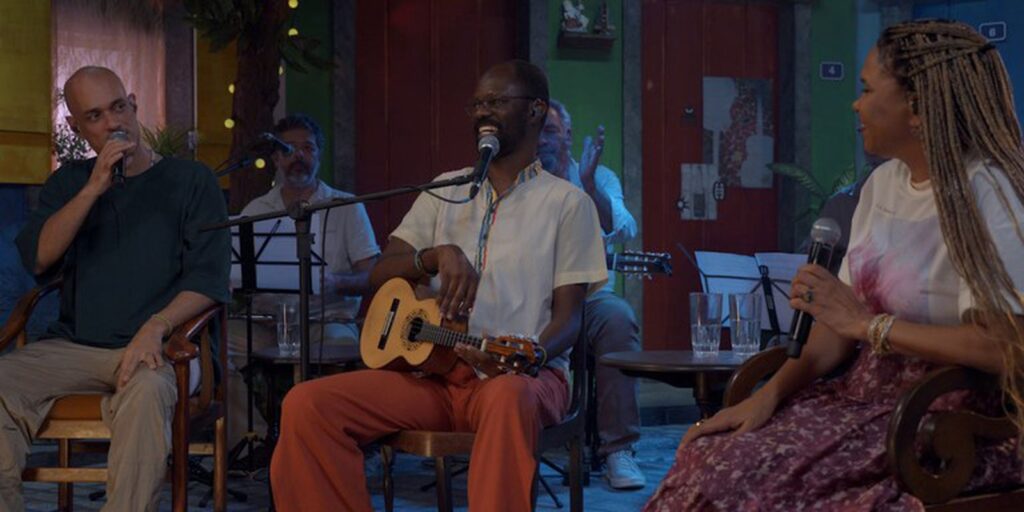 Samba na Gamboa: roda do Poeira Pura mescla hits do gênero e bate-papo