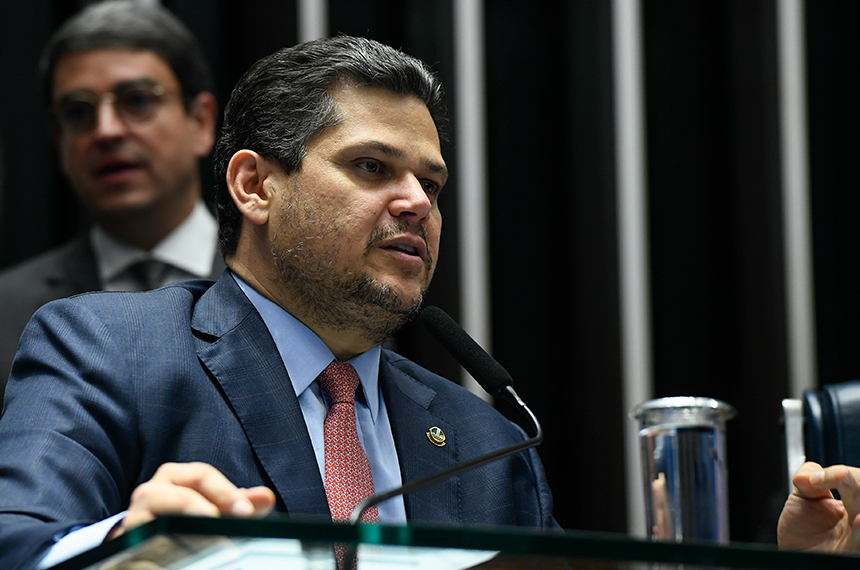 Senado afasta historiador Eduardo Bueno, o 'Peninha', do Conselho Editorial