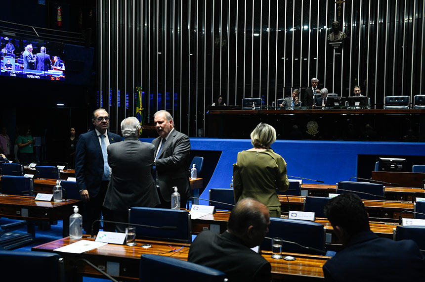 Senado aprova aumento de pena para quem oferece bebida alcoólica a menores