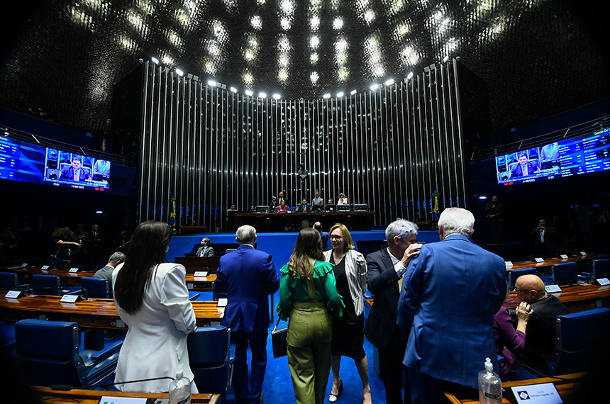 Senado aprova conta de luz gratuita para famílias de baixa renda