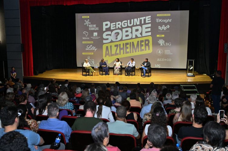 Setembro Lilás começa com cinema lotado para ver filme sobre Alzheimer em Londrina