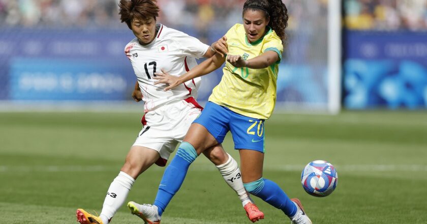 Brasil sofre virada do Japão no fim e se complica no futebol em Paris