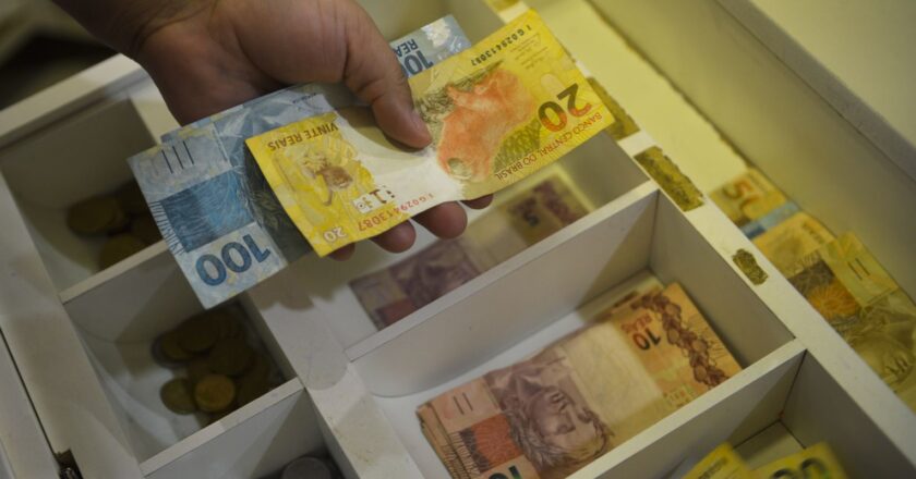 Cuentas de ahorro: salidas netas de R$ 5,83 mil millones en septiembre