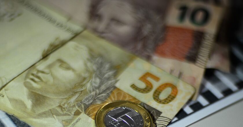 Governo aumenta mínimo existencial de R$ 303 para R$ 600