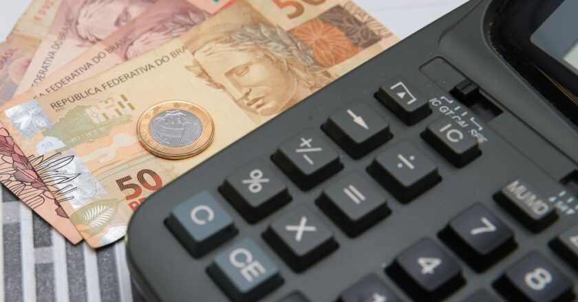Atividade econômica desacelera e cresce 0,43% no 2º trimestre