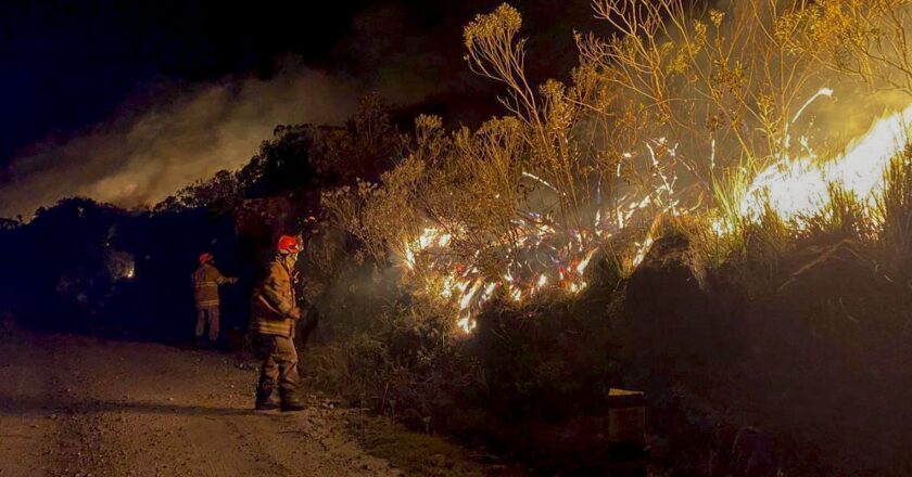 Fogo no Parque de Itatiaia começou em local de atividade do Exército