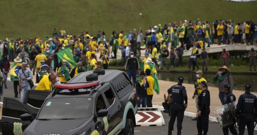 Excarcelan a otros 130 detenidos por ataques del 8 de enero en Brasil