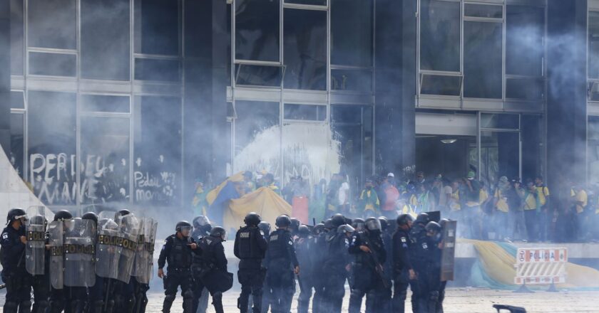 Human Rights Watch se manifesta contra atos antidemocráticos