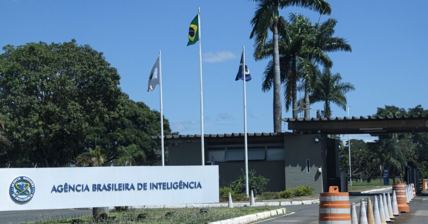 PF abre inquérito para investigar denúncias de espionagem pela Abin