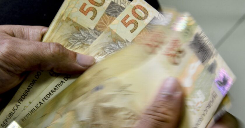 IRPF: 10% dos contribuintes concentram 51% da renda no país