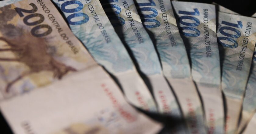 Receita abre consulta para 3º lote de restituição do Imposto de Renda